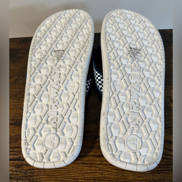 Airwalk Men’s Deck Blue Multi Flip Flops NWT Various Sizes - Picture 2 of 5